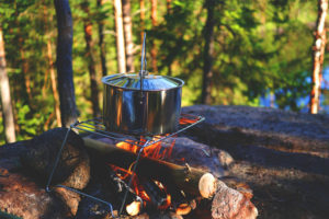 Allumer un feu de camp - survie bushcraft