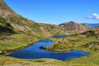 Etangs bleus au pied du pic Péric - randonnée journée