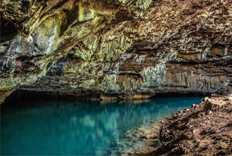 Session spéléo à Villefranche de Conflent - exploration de la rivière souterraine d'En Gorner